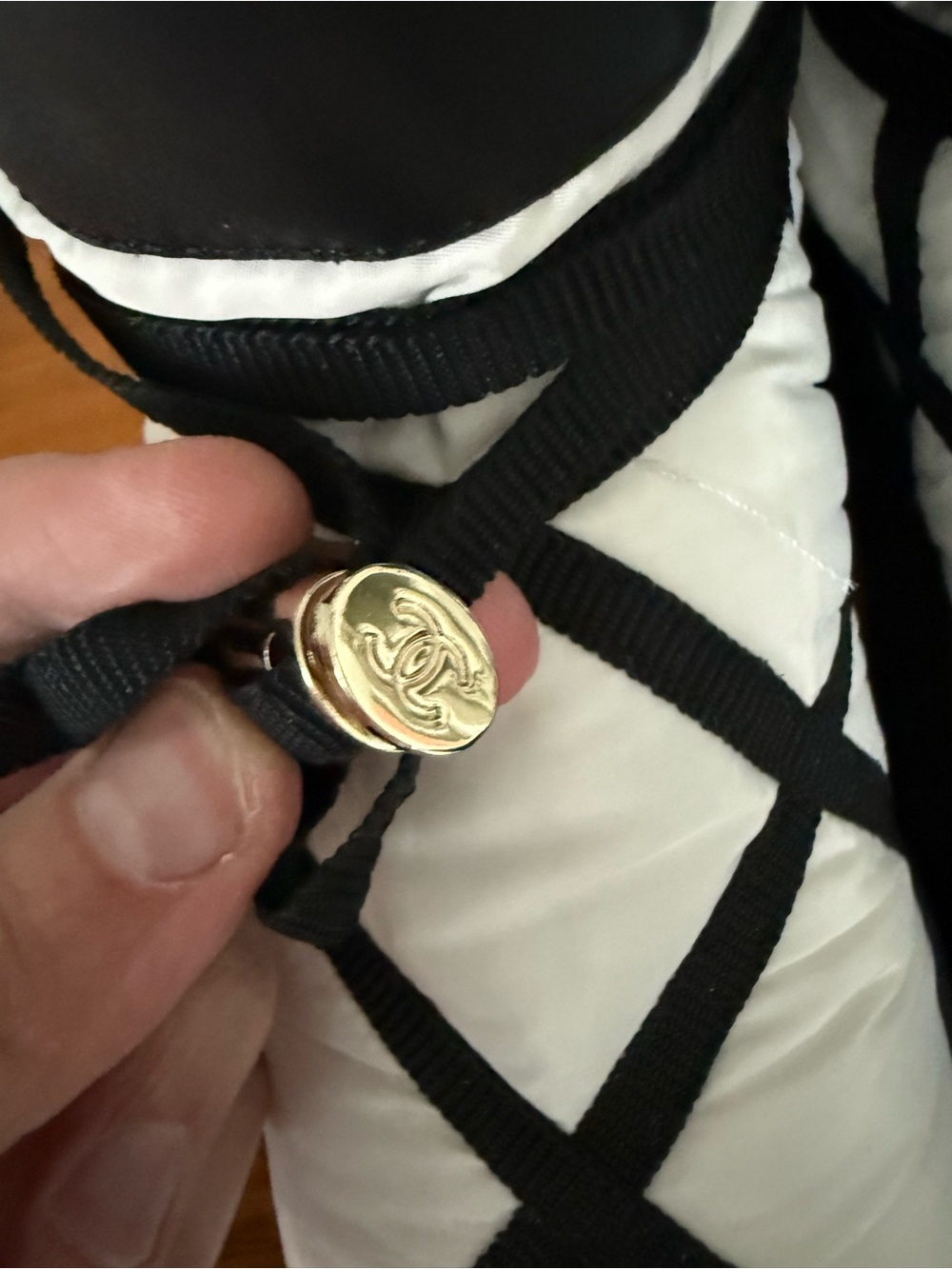 CHANEL White and Black Quilted Lace-Up Snow Boots - Picture 13 of 15